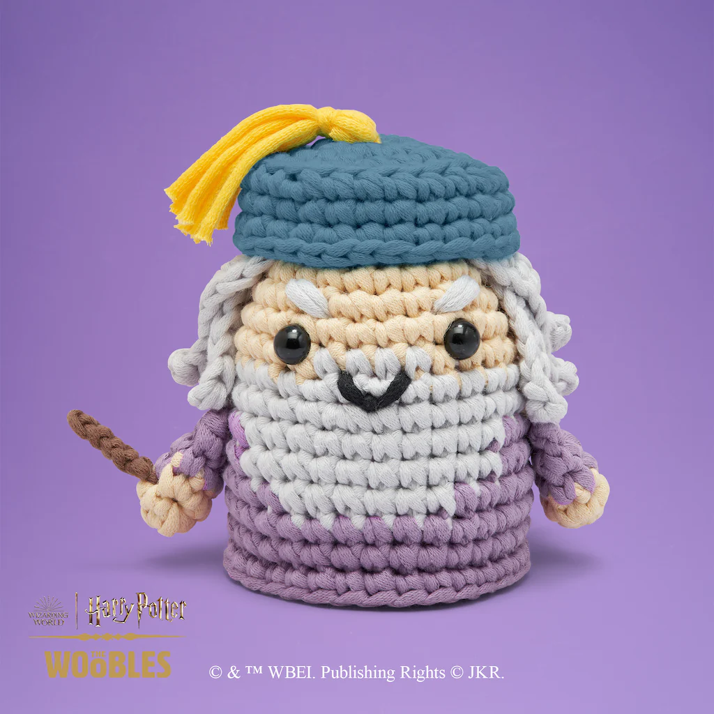 Albus Dumbledore™ and Fawkes™ Bundle - Image 3