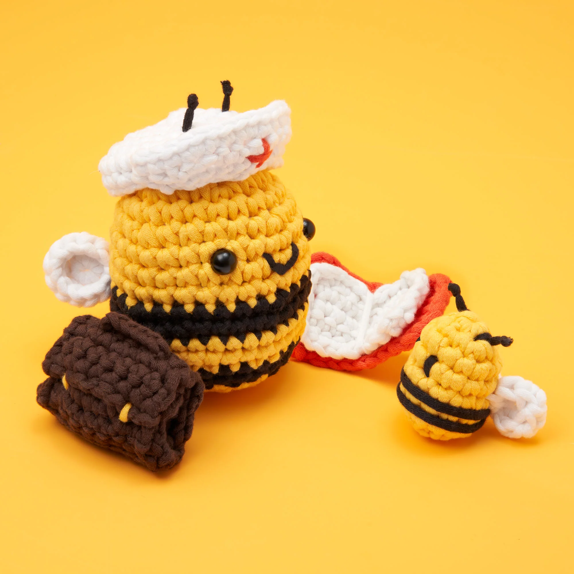 Cornelius the Bee Crochet Kit - Image 3