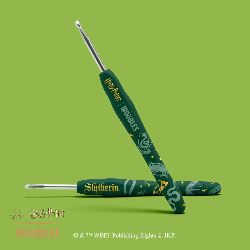 Slytherin™ Serpent and Scarf Bundle - Image 3